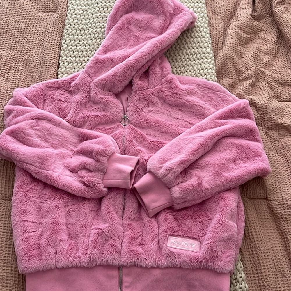 Faux fur Pantone jacket